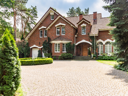 rim hedges, mow the lawn, plant seasonal flowers, and add fresh mulch for a tidy, inviting look.
