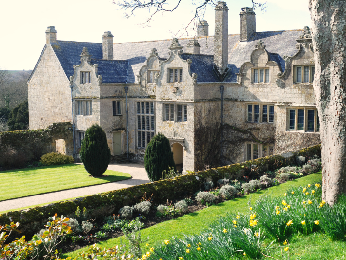 How to Launch a Successful Luxury Short Term Rental In 6 Easy Steps: A Complete Guide